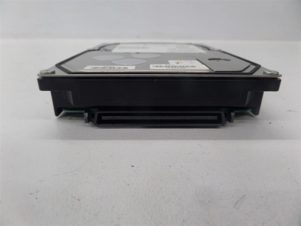Hitachi DK32DJ-72MC 73GB 10K RPM SCSI 3.5" HDD - Image 3 of 4