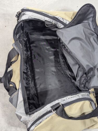 Duffel Bag Med-Large Size Overnight Travel Bag NEW Gym Sport Nylon Reflectors - Picture 5 of 9