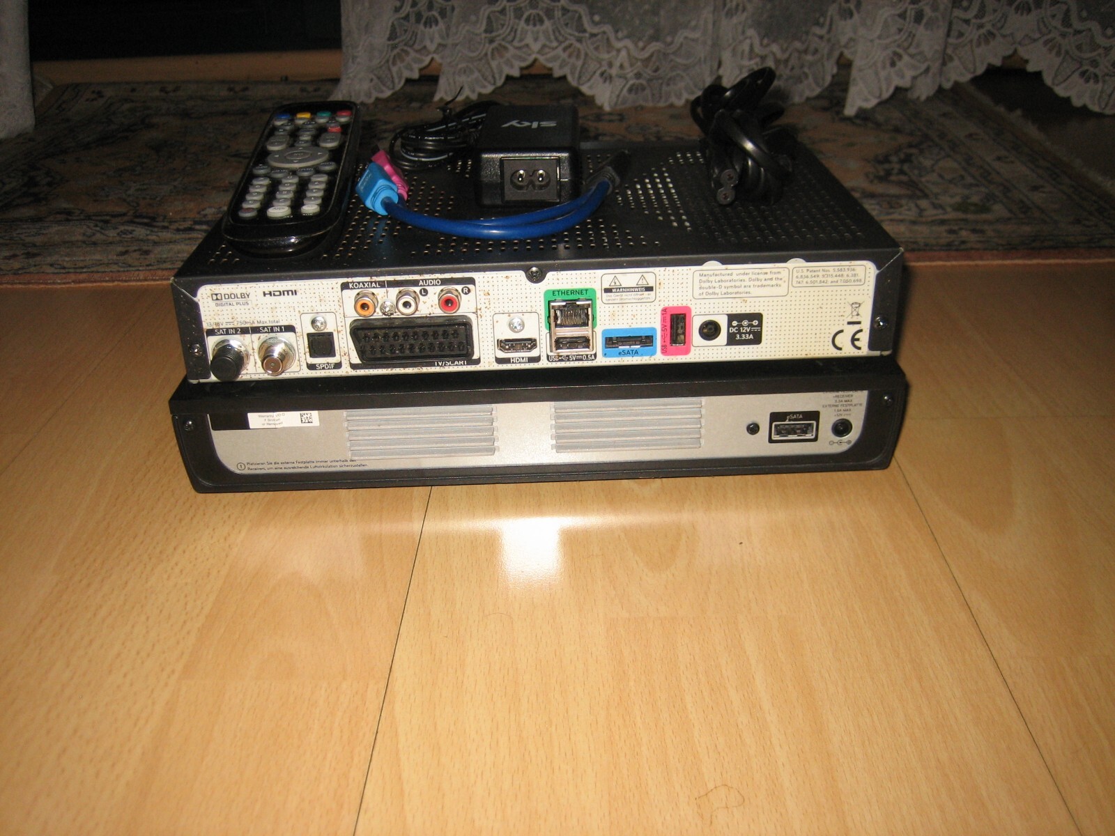 SKY+PR HD3000SH D4 HD Sat Receiver mit 2TB Festplatte u. Zubehör TOP