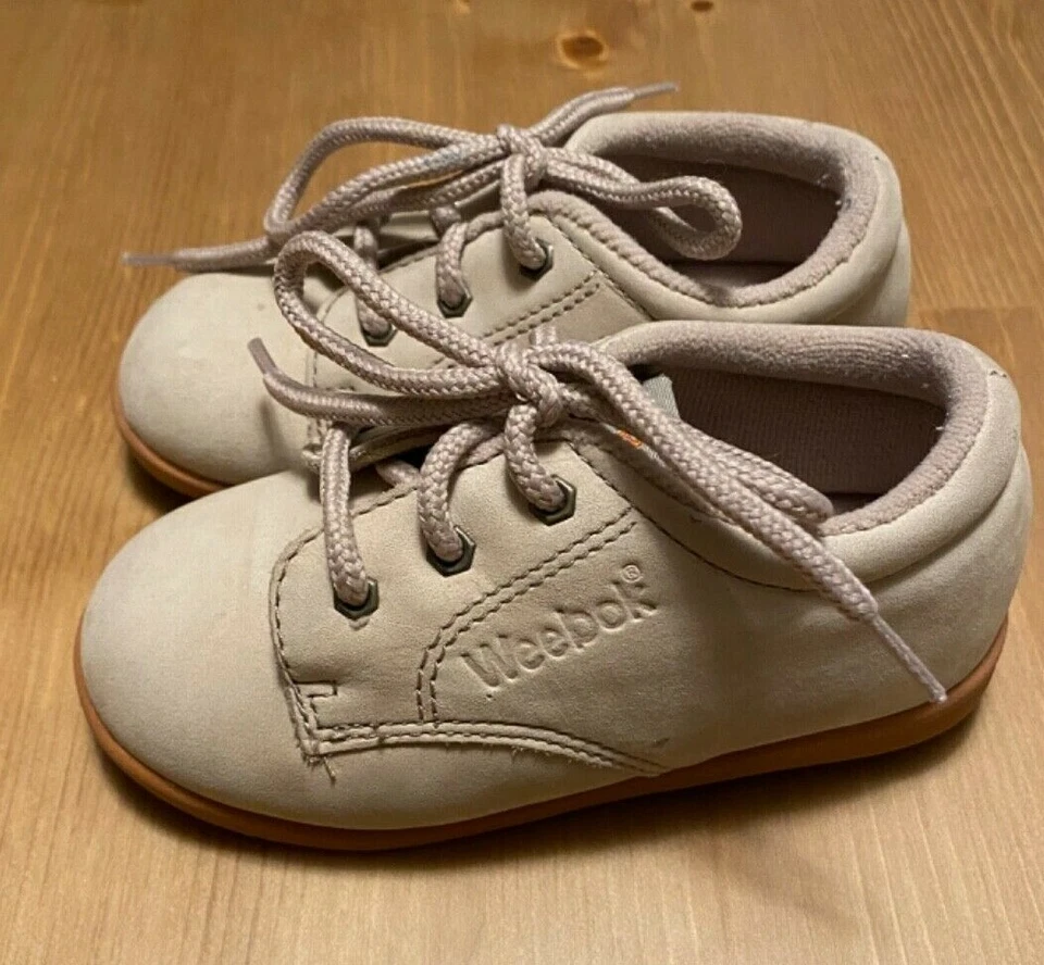 Sapato Oxford Vintage Bebê Weebok Reebok Bege com Cadarço Tamanho 7.5 - Imagem 4 de 4