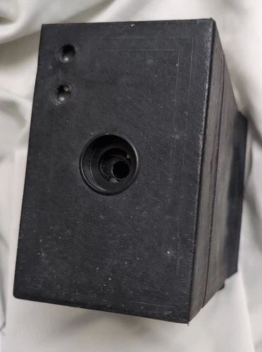 Antique 1916 Eastman Kodak No 2A Model B Brownie Box Camera???