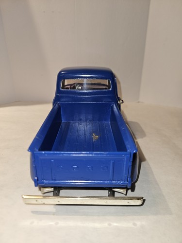 LOT OF 2 VTG. 1/18 SCALE FORD PICK-UP TRUCKS, F-100, 1956 ERTL/ 1953 ROAD TOUGH - Picture 14 of 21