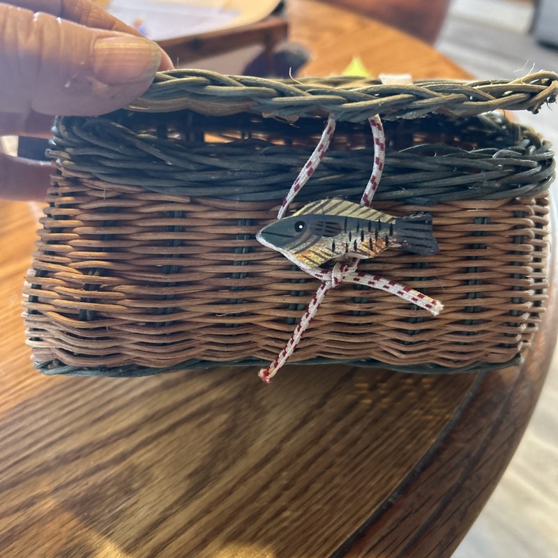 Small Fishing creel