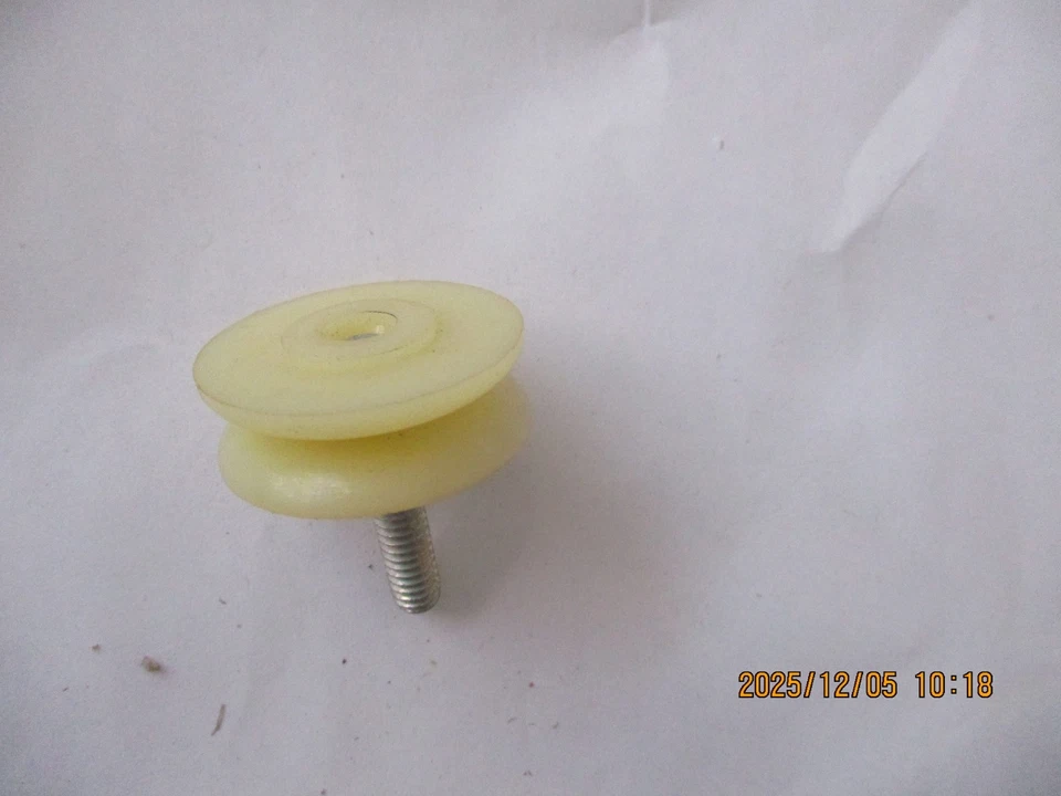 NOS 1972-1973 FORD TORINO, MONTEGO FASTBACK RODILLO VENTANA TRASERA-PT D2OZ-6329892-C Foto 3 de 4