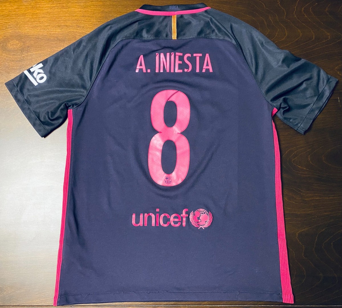 A. INIESTA 8 ユニフォーム 2010-11 Barcelona Home L/S Shirt A.Iniesta #8 - 6/10 - (M)