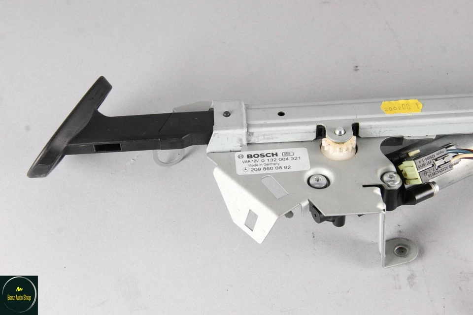 03-09 Mercedes W209 CLK350 CLK550 Front Right Seat Belt Feeder Motor OEM - Image 2 of 4