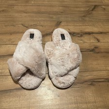 Rachel Roy Pink faux Fur Criss Cross Slippers Size Medium 7/8 Barely Wore