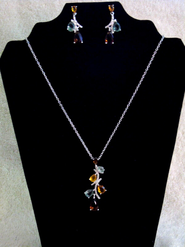 Rare Avon 2011 Spice Market Necklace /Earrings Set Amber, Yellow & Blue Topaz