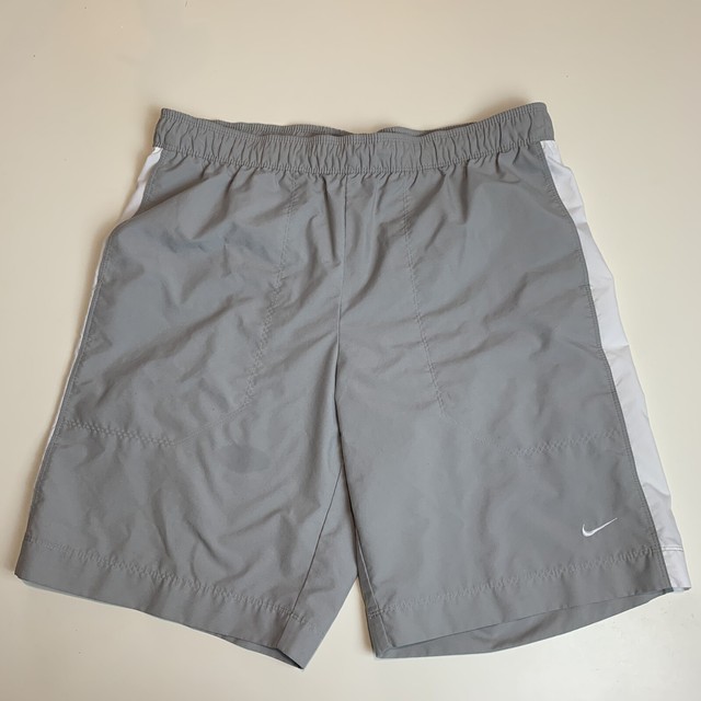 NIKE Swim Shorts Board Shorts Mens Sz Medium Gray Polyester Lining EUC