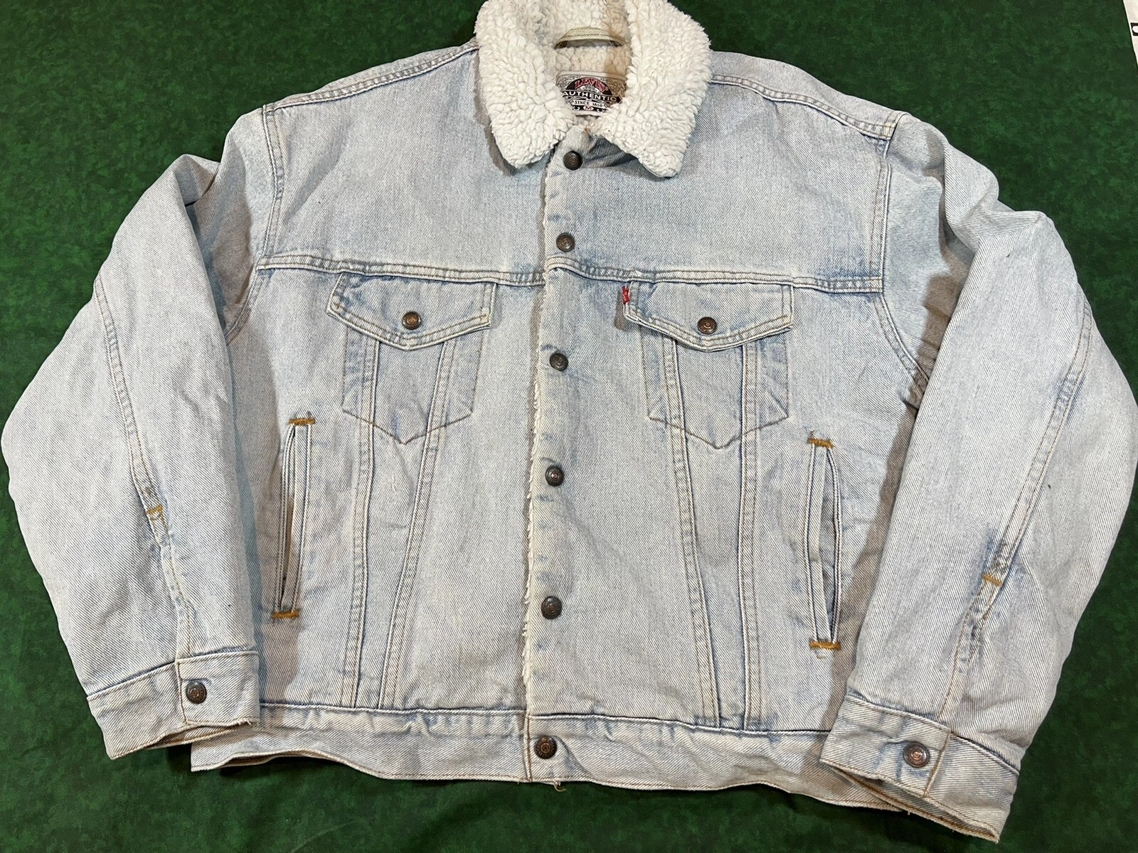 Vintage Levis - Sherpa Lined Denim Button Up Trucker Jacket - Mens Size MEDIUM