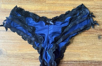 ViCTORiA'S SECRET-NAVY BLUE smooth SATiN-BLK Sheer LACE Panel-BOW-CHEEKY PANTiES