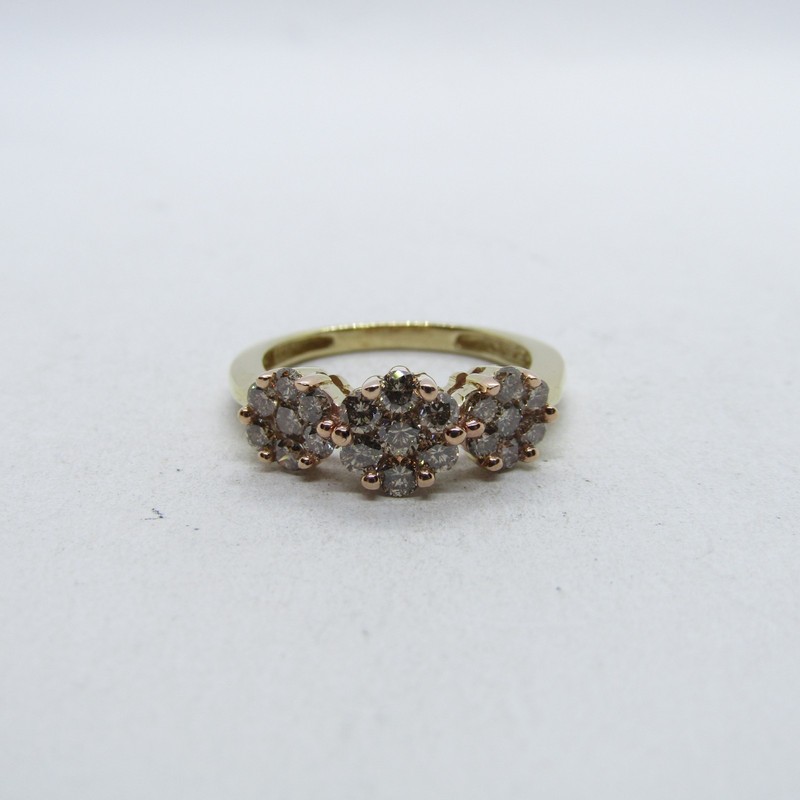 10K Yellow Gold Floral Diamond Cluster Ring Size 6.5 w/Appr SE458
