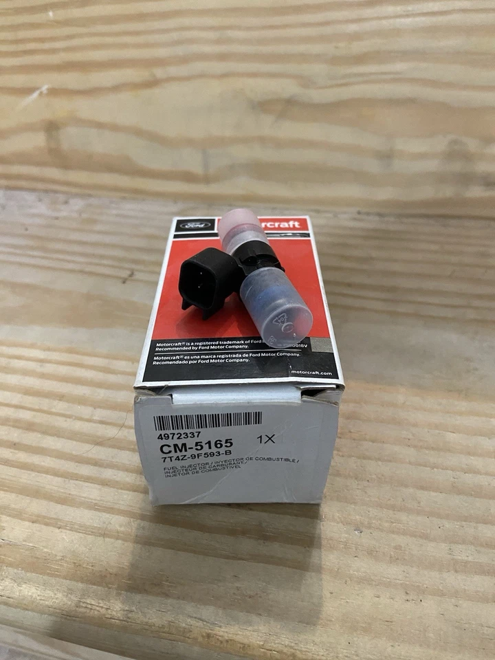 Inyector de combustible Motorcraft CM-5165 Foto 2 de 2