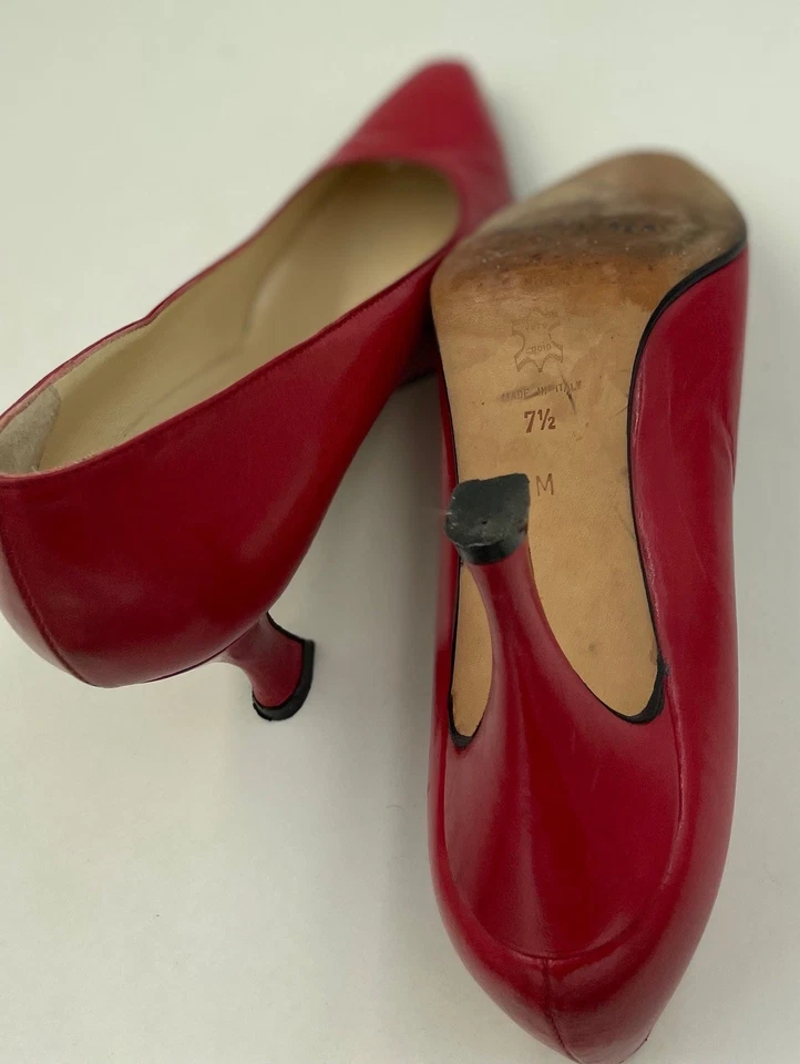 Zapatos de salón Chantal 7 1/2 B de colección años 90 de cuero rojos Foto 4 de 4