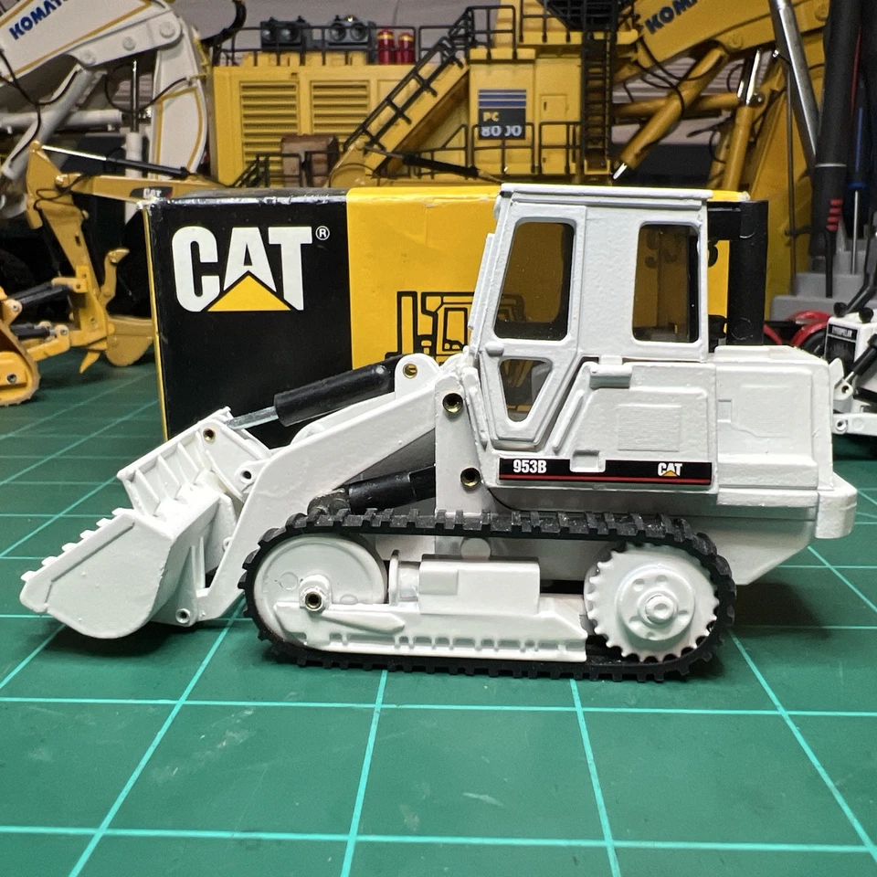Caterpillar Cat 953B Track Loader - NZG 1:50 Scale Diecast #223 White - Image 2 of 4