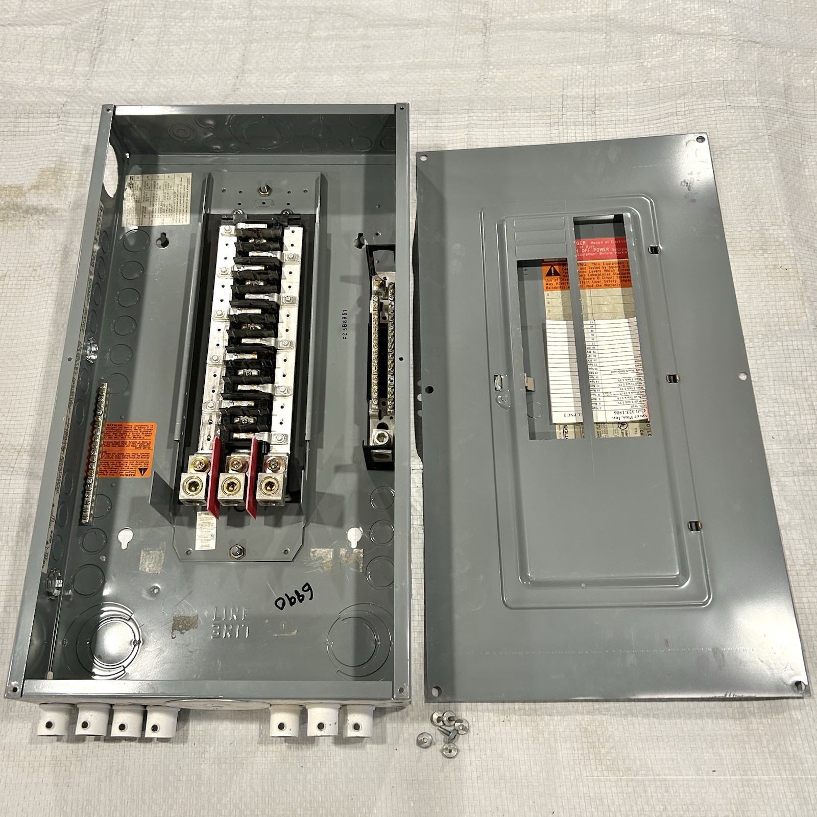 SQUARE D 30-Space 200amp 3-Phase 4-Wire QO430L200 Load Center And Box