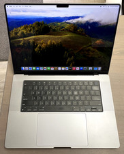 Apple Macbook Pro 16" M2 Max Chip 12 core, 1TB SSD, 32GB RAM Space Gray