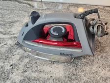 Shark Professional Steam Iron GI305 1500W Stainless Steel Smooth Glide Soleplate