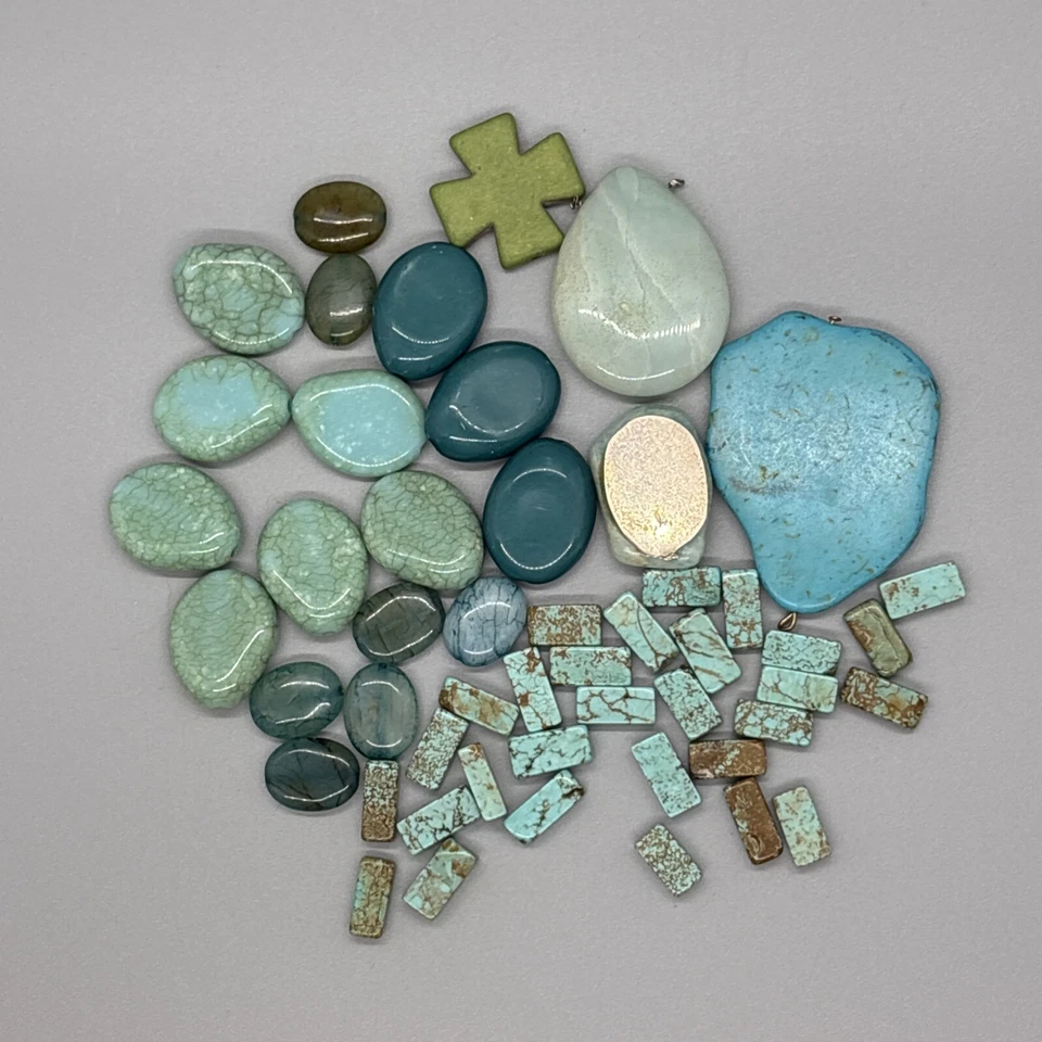 Vintage Turquoise & Glass Loose Beads & Misc Pendants - Image 3 of 4