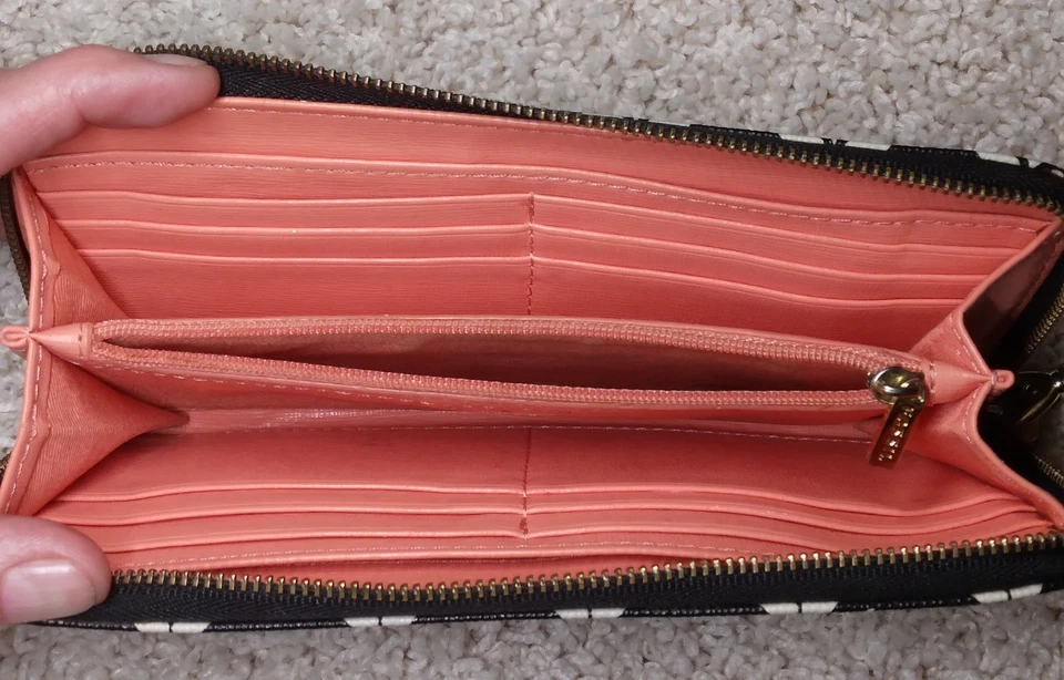 Fossil女式悉尼白色和黑色拉链腕带钱包 — 第 3/4 张图片