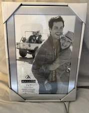 Malden International Designs 5x7 Silver Essential Fashion Metal Picture Frame