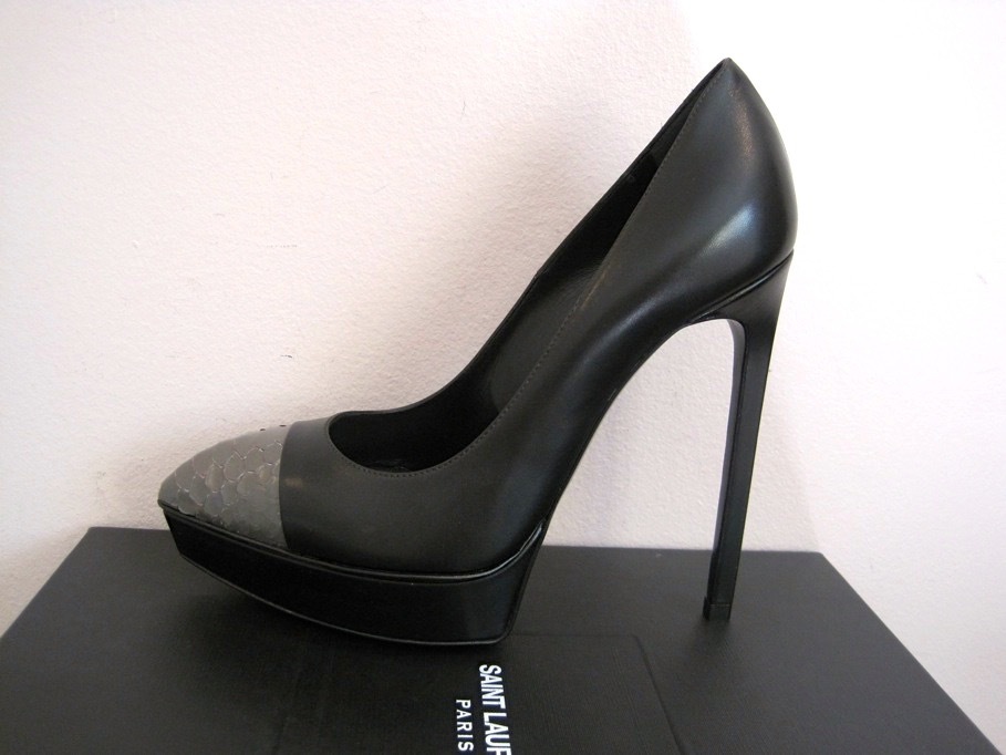 Scarpe décolleté a punta YSL Yves Saint Laurent Paris Janis Python 39 5 9 5 $895