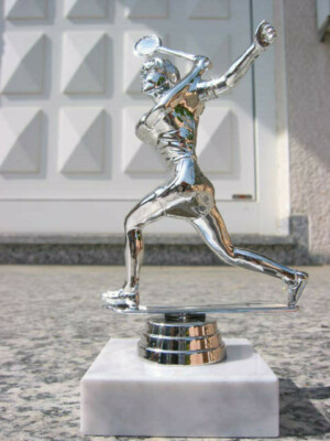 PP1320 Squash Damen  Figur Trophäe inkl Gravur Pokal Badminton Restposten