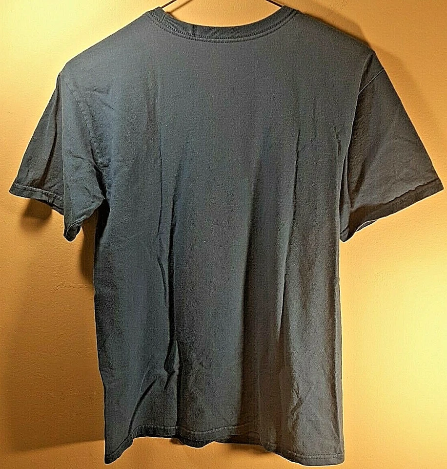 Camiseta azul Emerica para hombre ropa de skate manga corta logotipo deletreado talla M mediana Foto 3 de 4