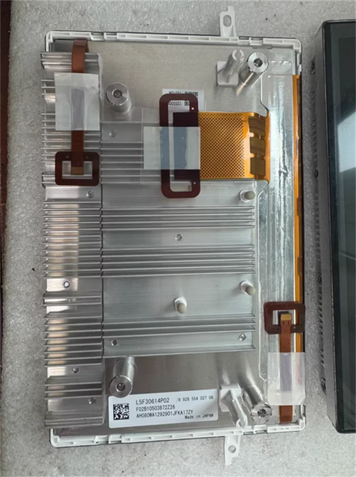 Pantalla LCD para navegación GPS L5F30614P00 L5F30614P01 L5F30614P02 L5F30843P00 Foto 3 de 4