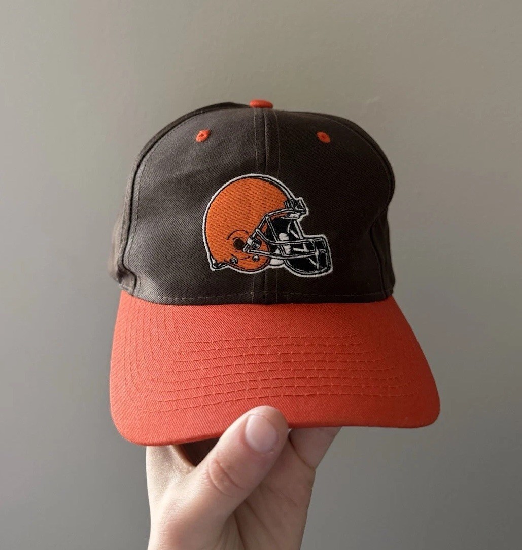 Vintage 90’s Cleveland Browns Logo 7 NFL Football SnapBack Hat Fits OFSA