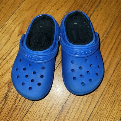 Kids Crocs T 9 Blue Fuzzy Lined Fuzz Sandals Shoes Slip Ons