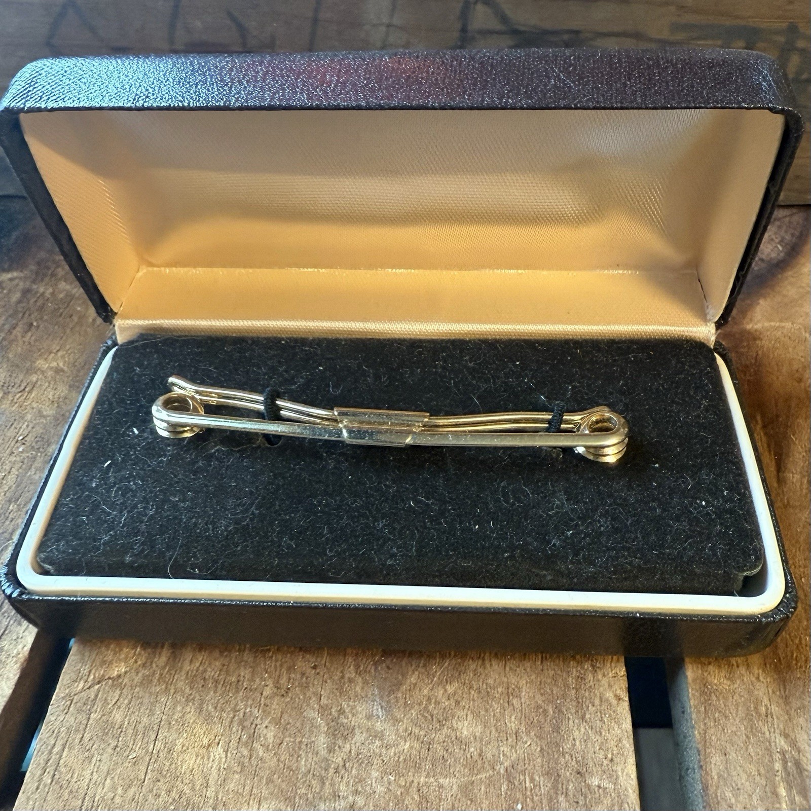 Vintage Gold Tone 2.5” Collar Bar In Original Box Classic Men’s Tie Accessory