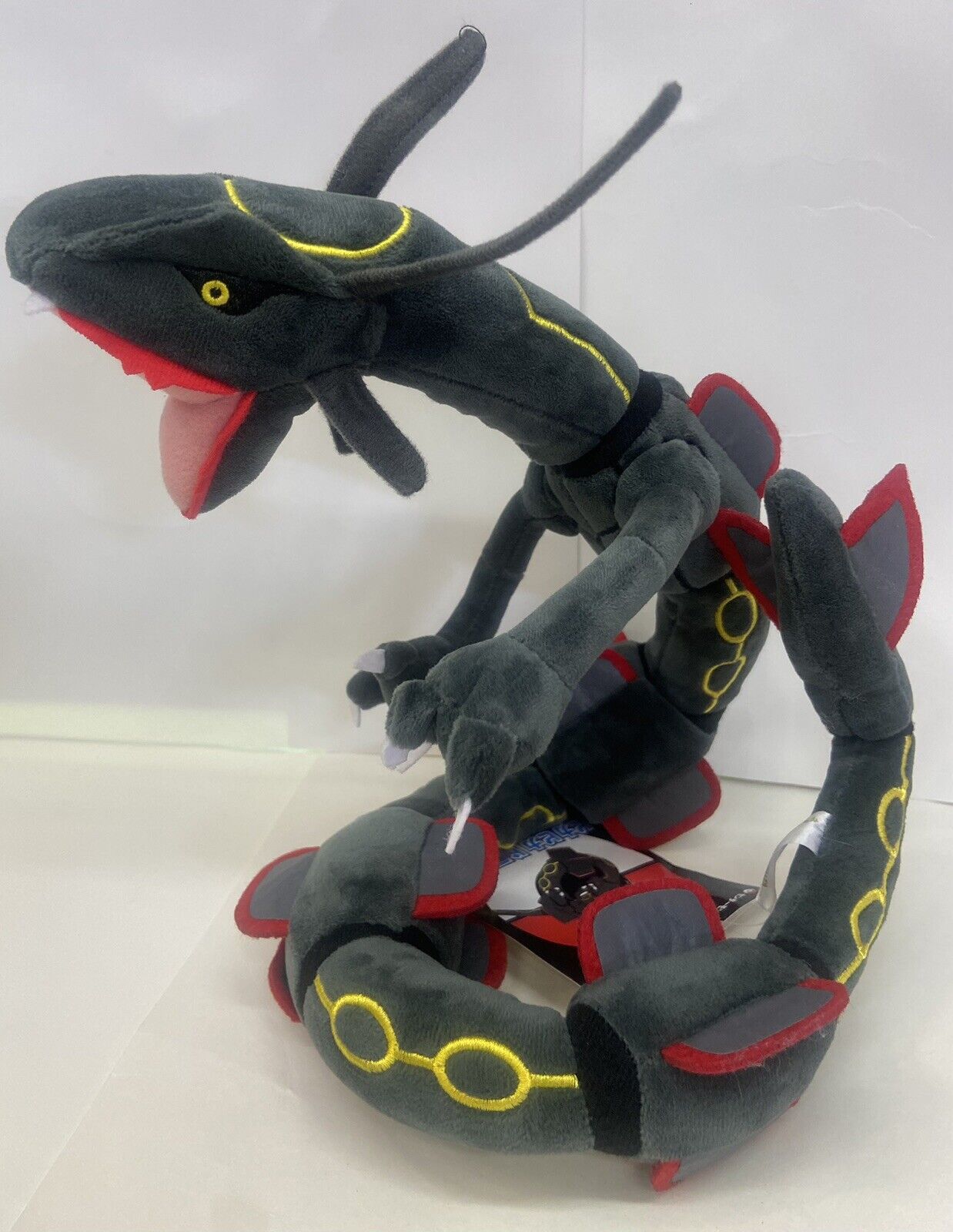 SHINY RAYQUAZA Black 2018 POKÉMON CENTER - DRAGON POSEABLE FLEXIBLE PLUSH  NEW