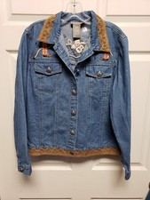 CAPACITY Women Jean Jacket Size L Boots Guiti...