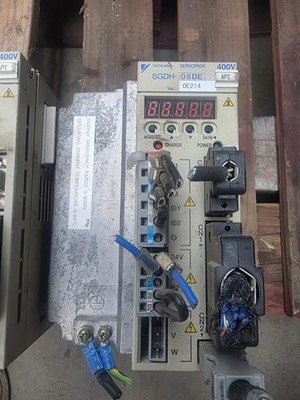 Yaskawa SGDH-05DE Sigma II Servopack Servo Drive 400V 0.5kW 3PH SGDH-05DE
