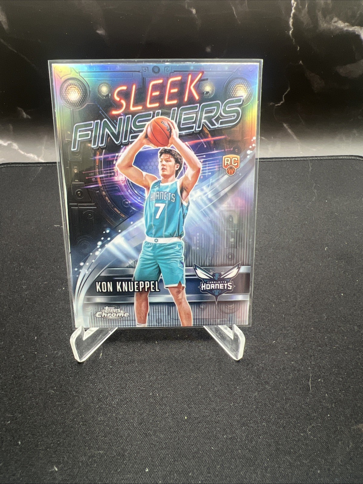 2025–26 Topps Chrome Kon Knueppel RC –Sleek Finishers Insert – Hornets Refractor