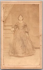 ANTIQUE CIRCA 1860S CDV DUDLEY & CO LADY IN DRESS WASHINGTON IOWA