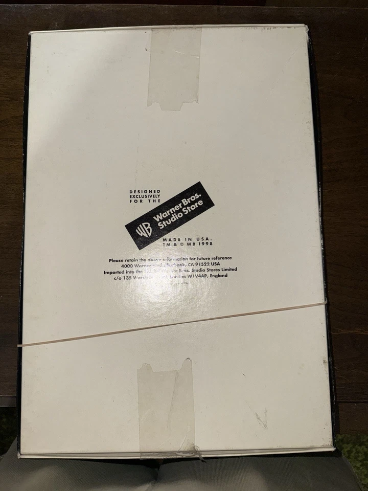 Warner Bros. Strange Space Tales Terror Marvin the Martian 1000 Piece Puzzle - Image 2 of 3