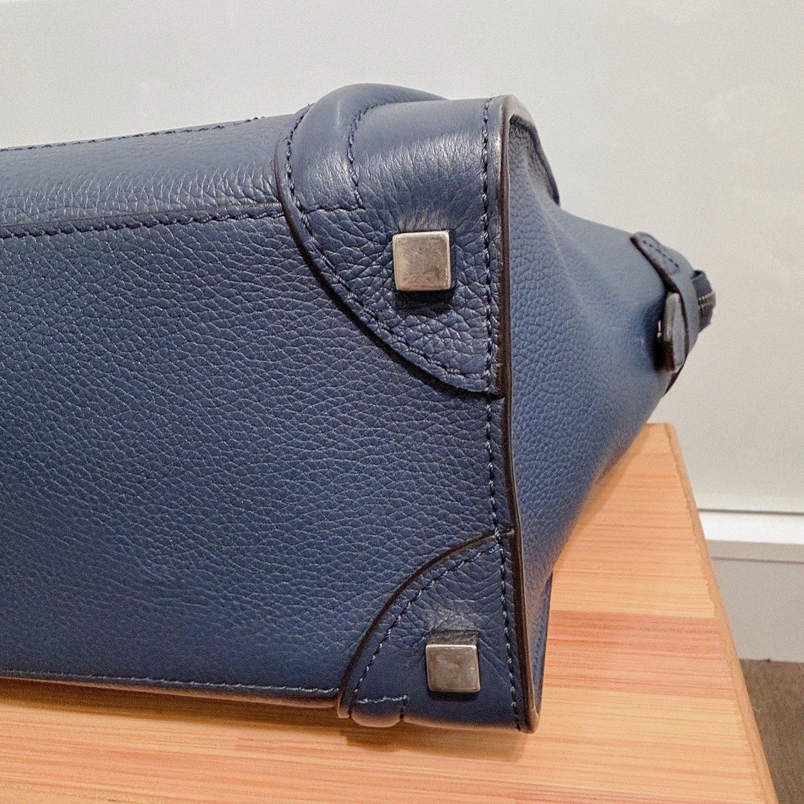 Celine Luggage Micro tote bag in a blue grained calfskin leather image 5