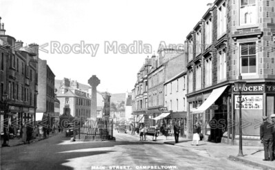 srr-75 Street View, Main Street, Campbeltown, Schottland. Foto