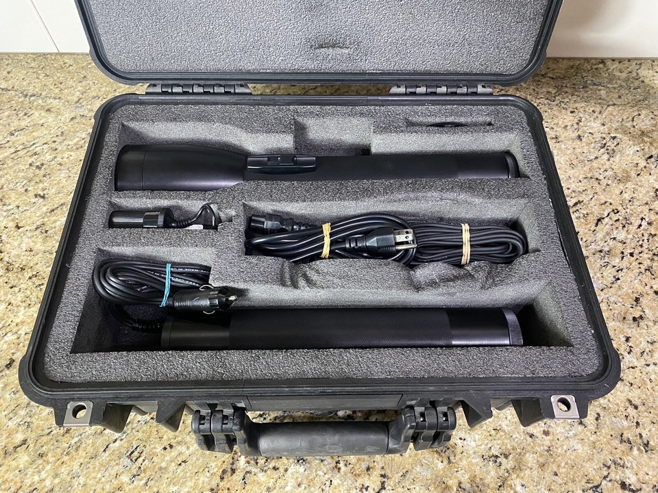 Xenonics Nighthunter 2 Ultra-High Intensity Searchlight W/ Fast Charger ...