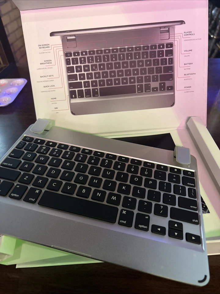 BRY1011 9.7" Keyboard Case for Apple iPad 6th Gen (2018) and 5th Gen (2017) NIB - Image 3 of 4