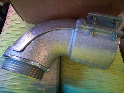 Eaton Crouse-Hinds 1744 2-1/2'' FMC Insulated Clamp Type Connector 90° Angle NEW