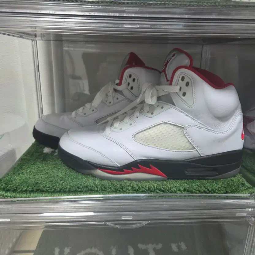 Nike Air Jordan 5 Fire Red Sethuwan Sneakers - Lightly Used thumbnail 4