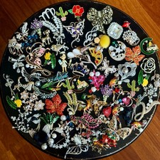 Wholesale 20pcs Mixed Design Vintage Brooch Women Charm Crystal Pearl Pins Lapel