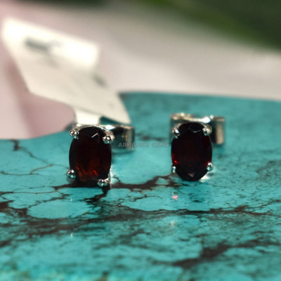 Natural Garnet Fine Earring 925 Sterling Silver Classic Handmade Stud Design