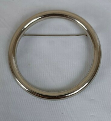 Sportmax Italy Designer Circle 2 1/4'' Brooch Silver Plated Round Pin Bar Closure