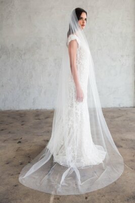 New w/ tag Brides & Hairpins Kortney Chapel Veil | eBay display picture 3