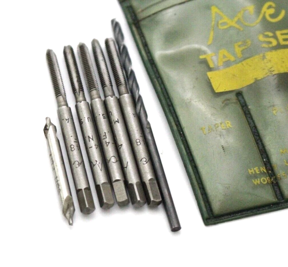 JUEGO DE GRIFOS DE 7 PIEZAS TALADRO CENTRAL, TALADRO # 40, 5 GRIFOS De colección Henry L. Hanson Co. Ace Foto 2 de 2