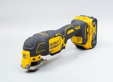 (MA4) DEWALT DCS355 20V Oscillating Multi Tool Brushless 5 Ah Batt. (No charger)